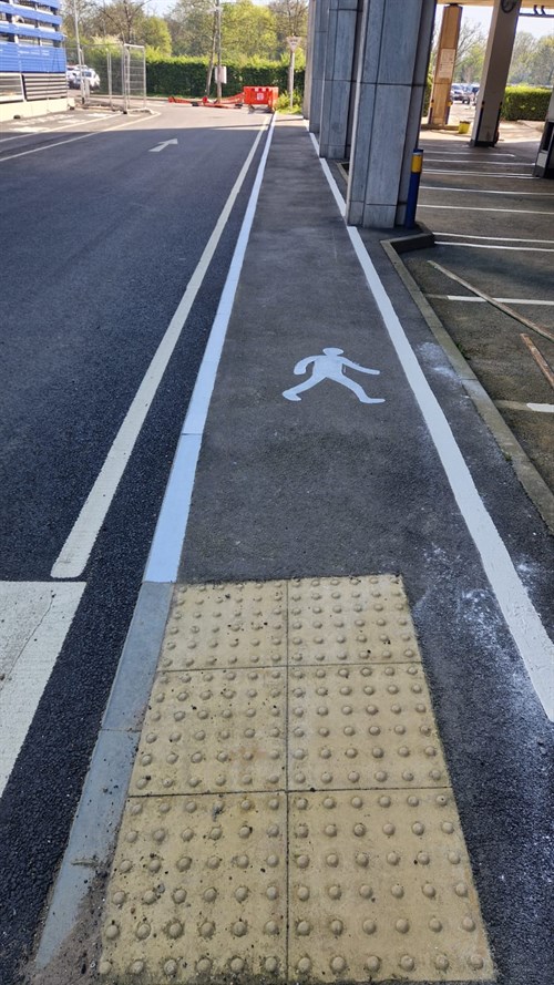 Gatwick Airport Hilton line marking