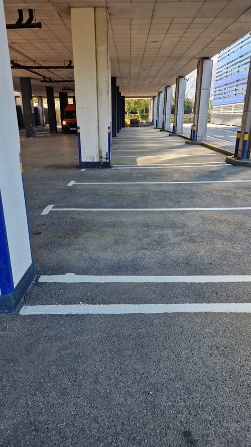 Gatwick Airport Hilton line marking 2