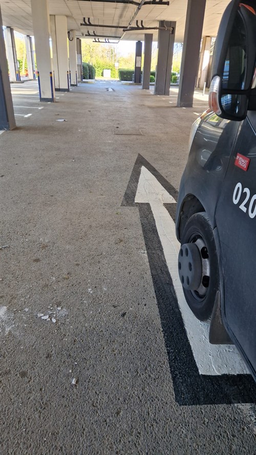 Gatwick Airport Hilton line marking 3