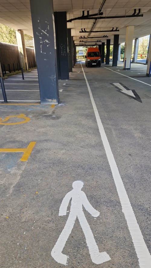 Gatwick Airport Hilton line marking 9